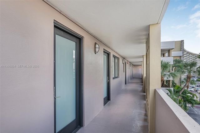 301 Golden Isles Dr 403, Hallandale Beach, FL 33009