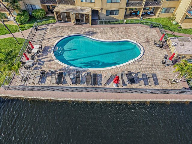 301 Golden Isles Dr 403, Hallandale Beach, FL 33009