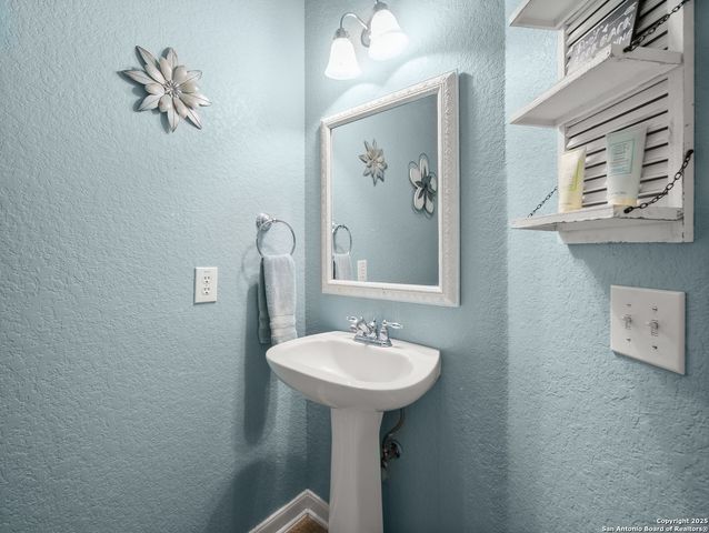 1606 LOOKOUT FRST, San Antonio, TX 78260