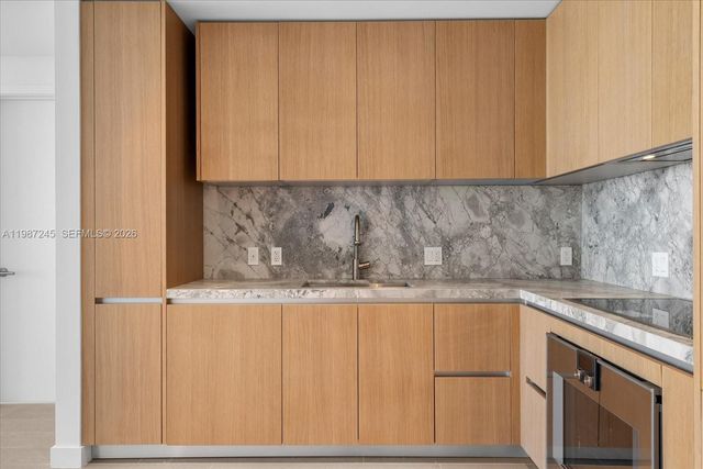 500 Alton Rd 2402, Miami Beach, FL 33139