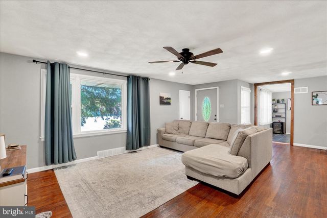 2320 EMIG MILL RD, Dover, PA 17315