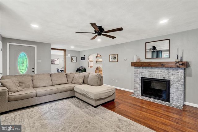 2320 EMIG MILL RD, Dover, PA 17315