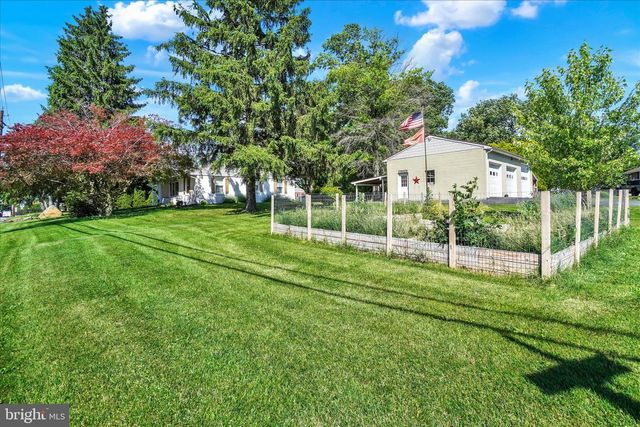 2320 EMIG MILL RD, Dover, PA 17315