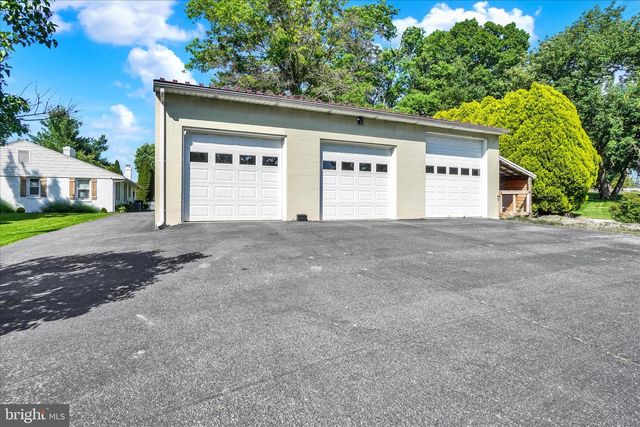 2320 EMIG MILL RD, Dover, PA 17315