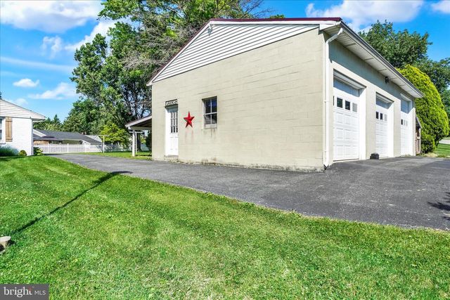 2320 EMIG MILL RD, Dover, PA 17315