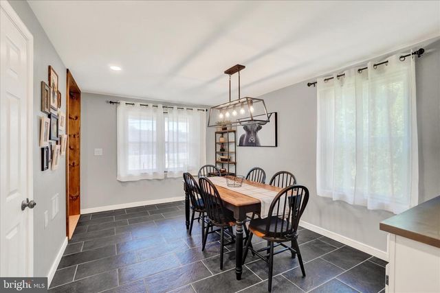 2320 EMIG MILL RD, Dover, PA 17315