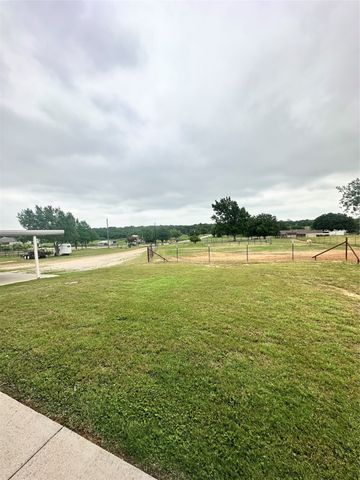 225 county road 3699, Springtown, TX 76082