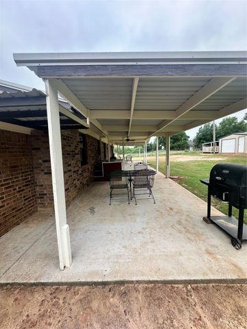 225 county road 3699, Springtown, TX 76082