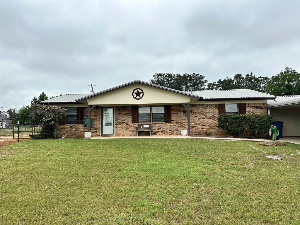 225 county road 3699, Springtown, TX 76082