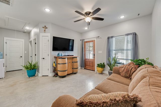 718 E Crawford Street, Denison, TX 75021