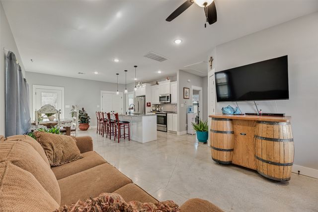 718 E Crawford Street, Denison, TX 75021