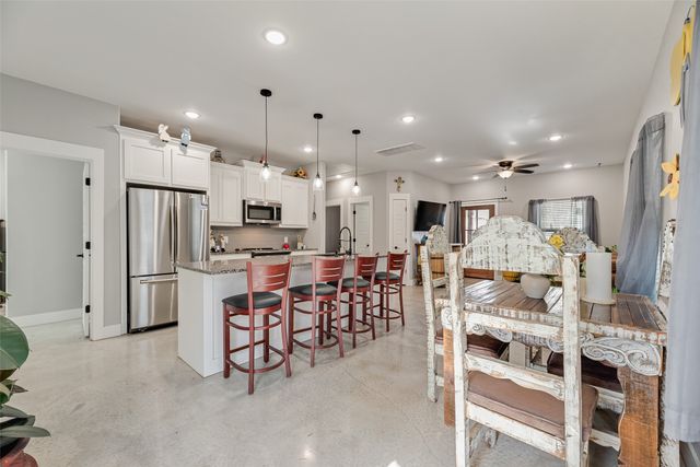 718 E Crawford Street, Denison, TX 75021