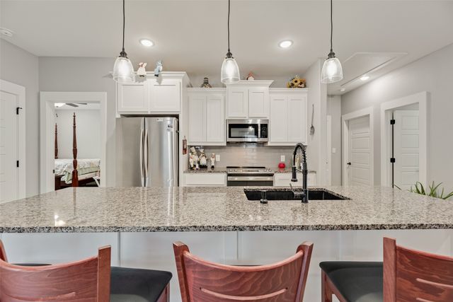 718 E Crawford Street, Denison, TX 75021