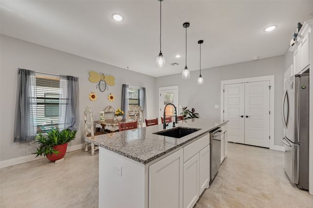 718 E Crawford Street, Denison, TX 75021