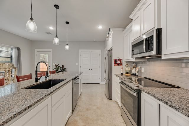 718 E Crawford Street, Denison, TX 75021