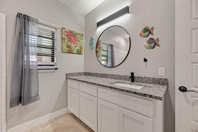 718 E Crawford Street, Denison, TX 75021