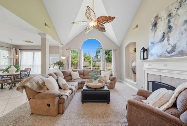 2302 Palm Circle, Seabrook, TX 77586