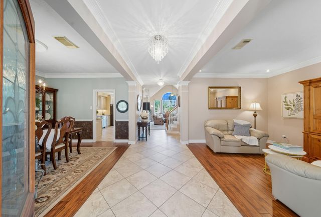 2302 Palm Circle, Seabrook, TX 77586