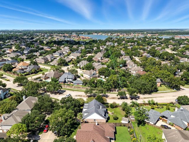 2302 Palm Circle, Seabrook, TX 77586