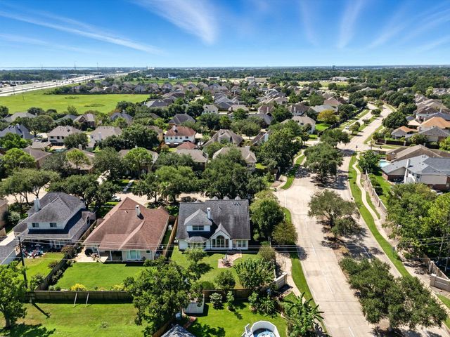 2302 Palm Circle, Seabrook, TX 77586