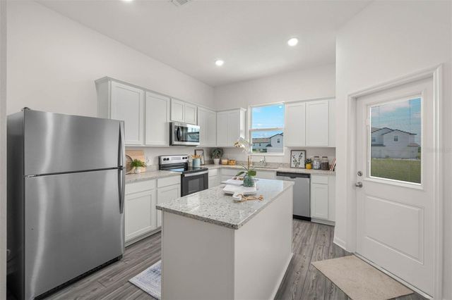 721 POPPY LANE, Dundee, FL 33838