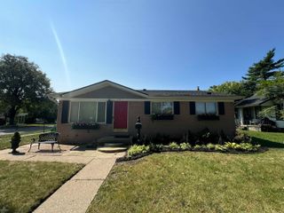 107 Jones Street, Mount Clemens, MI 48043