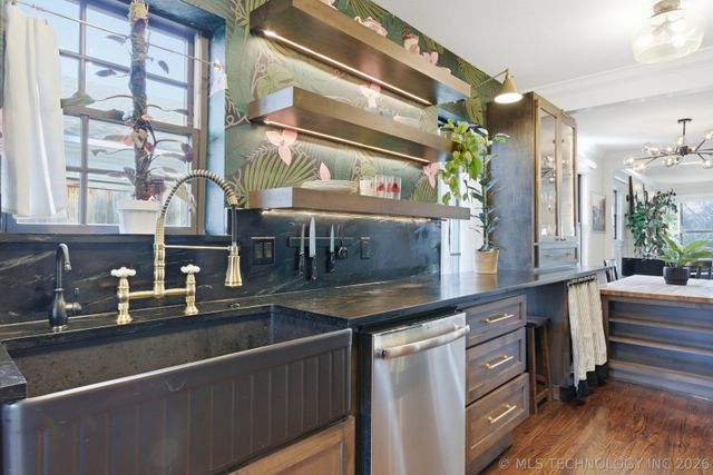 1624 S Victor Avenue, Tulsa, OK 74104