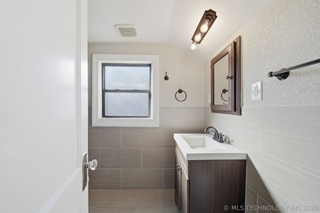 1624 S Victor Avenue, Tulsa, OK 74104