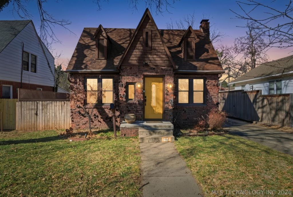 1624 S Victor Avenue, Tulsa, OK 74104