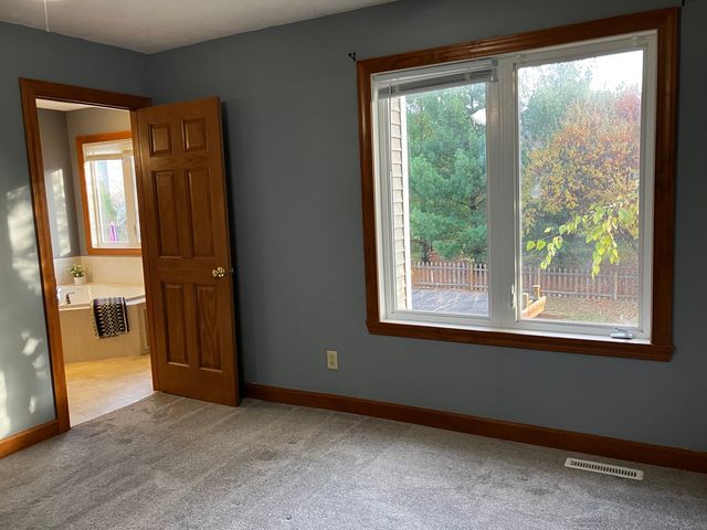 4503 WOODCLIFF Lane, Roscoe, IL 61073