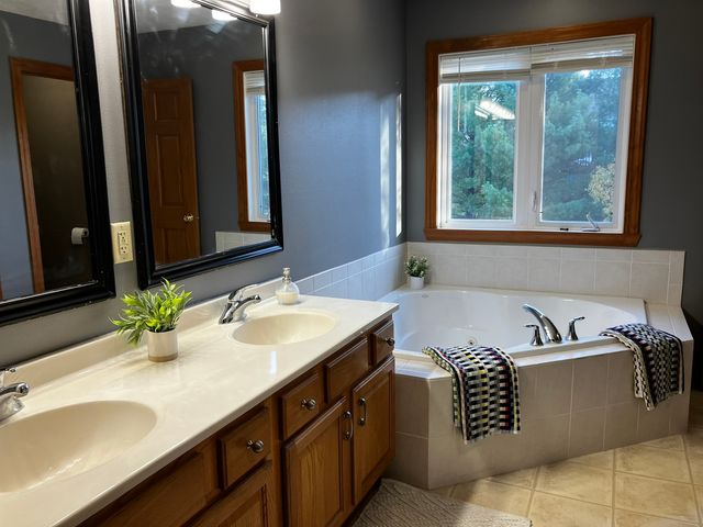 4503 WOODCLIFF Lane, Roscoe, IL 61073