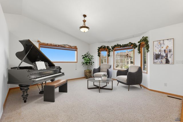 2049 HARNEY DR, Rapid City, SD 57702