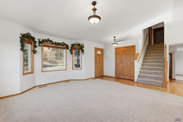 2049 HARNEY DR, Rapid City, SD 57702