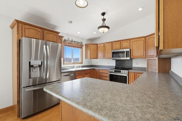 2049 HARNEY DR, Rapid City, SD 57702