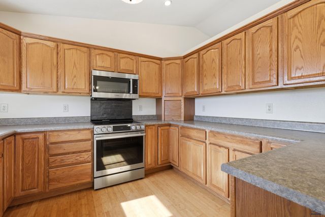 2049 HARNEY DR, Rapid City, SD 57702