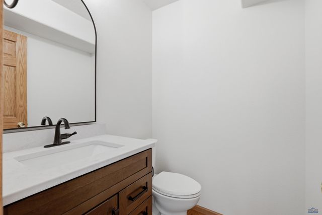 2049 HARNEY DR, Rapid City, SD 57702
