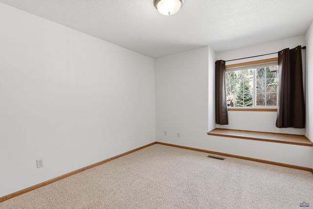 2049 HARNEY DR, Rapid City, SD 57702