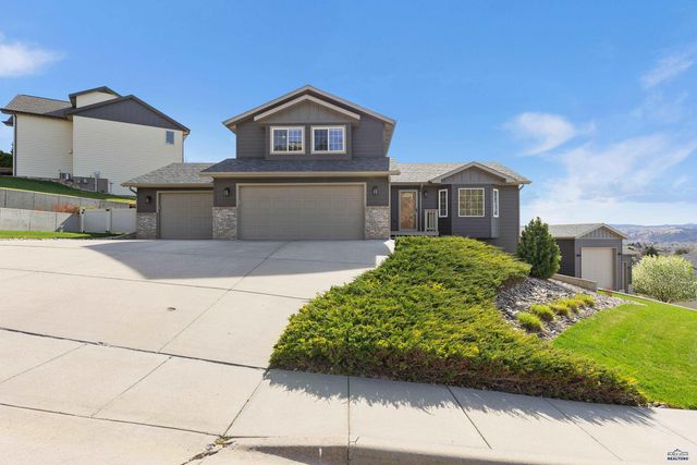 2049 HARNEY DR, Rapid City, SD 57702