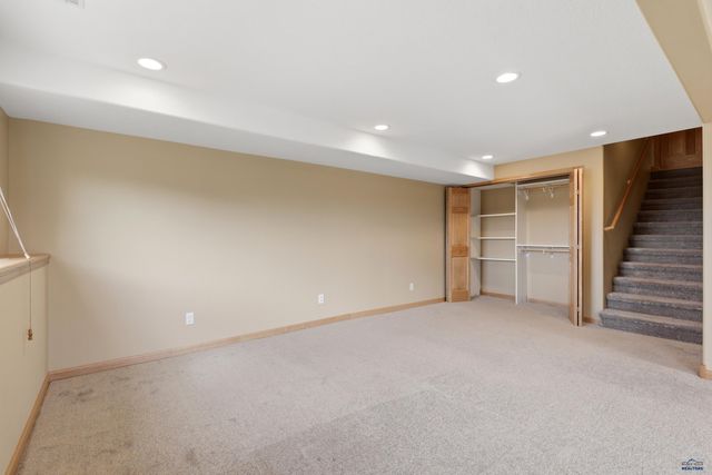 2049 HARNEY DR, Rapid City, SD 57702
