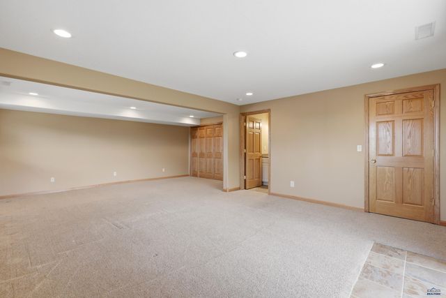 2049 HARNEY DR, Rapid City, SD 57702