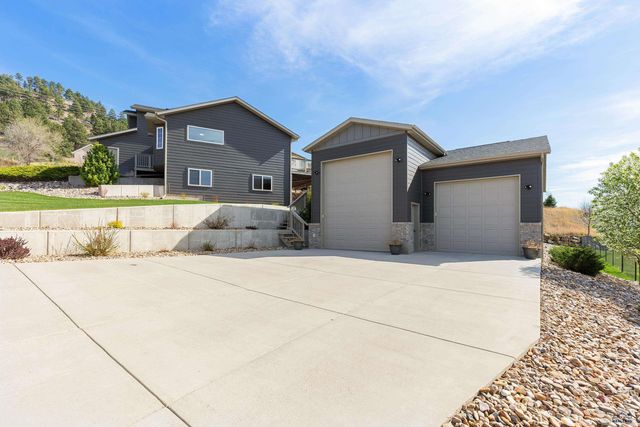 2049 HARNEY DR, Rapid City, SD 57702