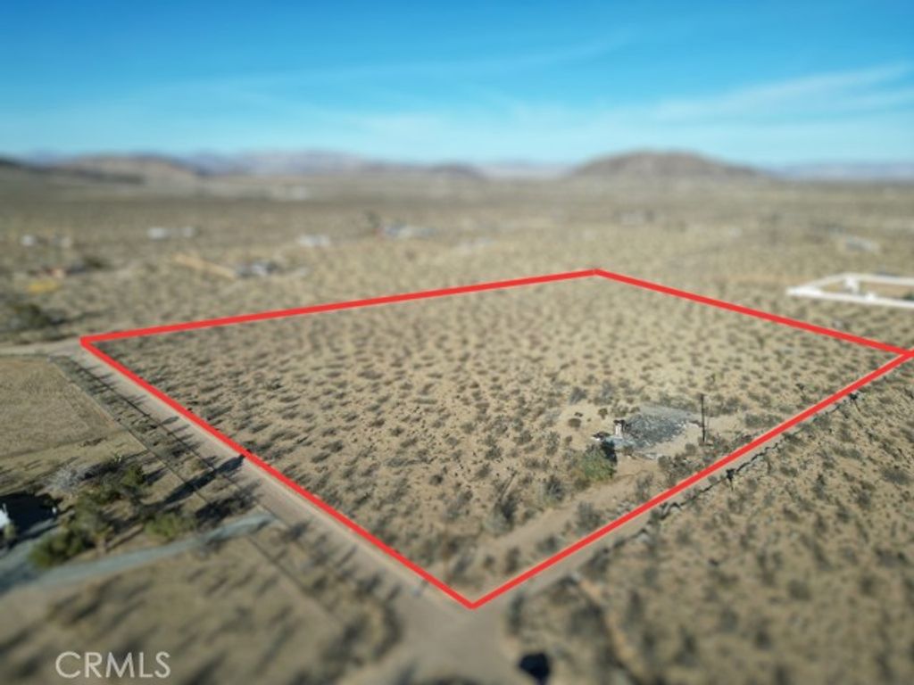 57186 Karol Road, Landers, CA 92285