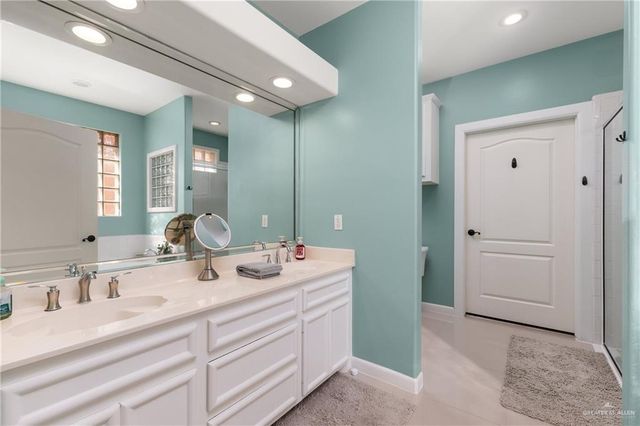 125 E Yucca Avenue, Mcallen, TX 78504