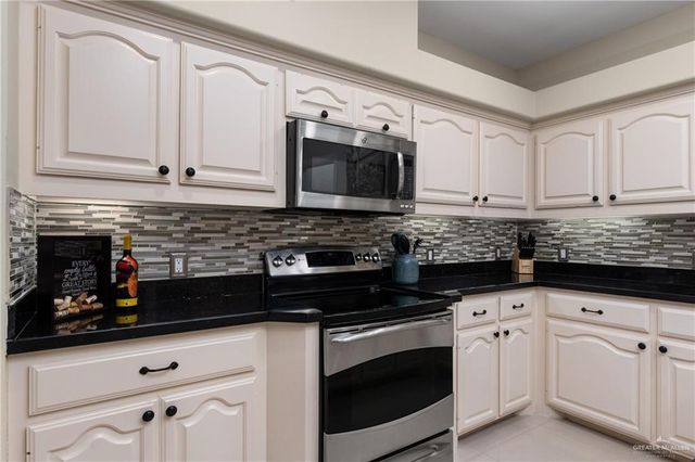 125 E Yucca Avenue, Mcallen, TX 78504