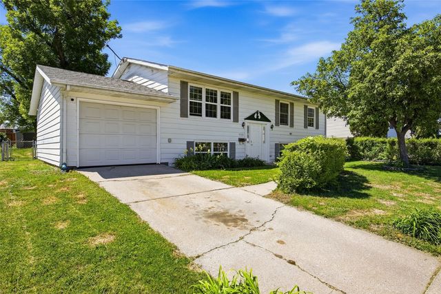 4513 Navajo Dr NE, Cedar Rapids, IA 52402