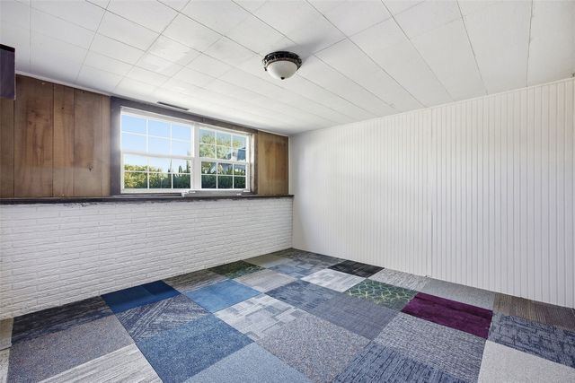 4513 Navajo Dr NE, Cedar Rapids, IA 52402