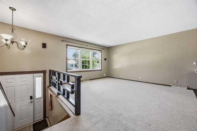 4513 Navajo Dr NE, Cedar Rapids, IA 52402