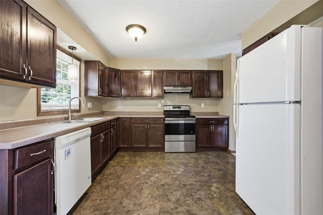 4513 Navajo Dr NE, Cedar Rapids, IA 52402