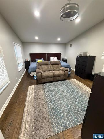 18 Sunrise Terrace, Bergenfield, NJ 07621
