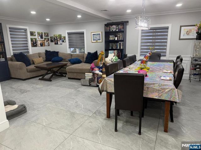 18 Sunrise Terrace, Bergenfield, NJ 07621
